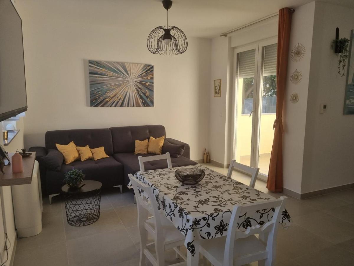 סנג' Apartman Duje מראה חיצוני תמונה
