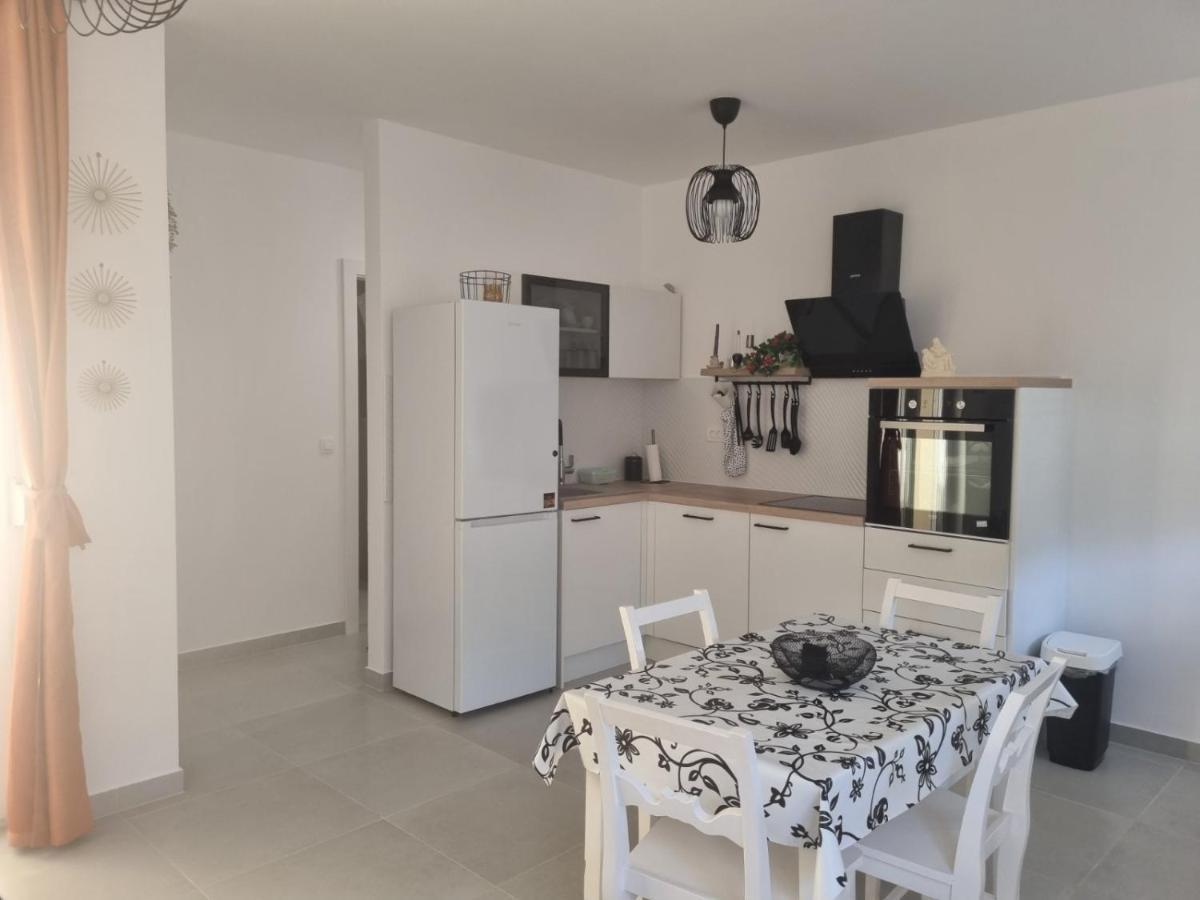 סנג' Apartman Duje מראה חיצוני תמונה